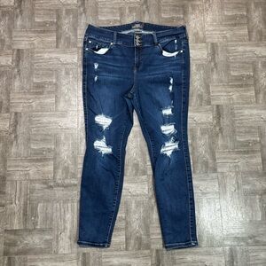 Women’s Torrid Super Soft 3 Button Jegging Jeans Size 18R